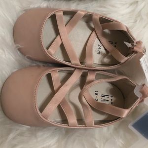 ISO Gap ballet flats